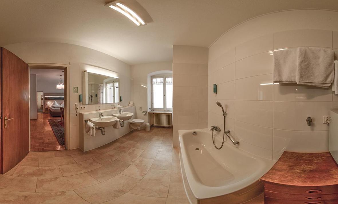 Hotel Hirschen سانكت بيتر المظهر الخارجي الصورة