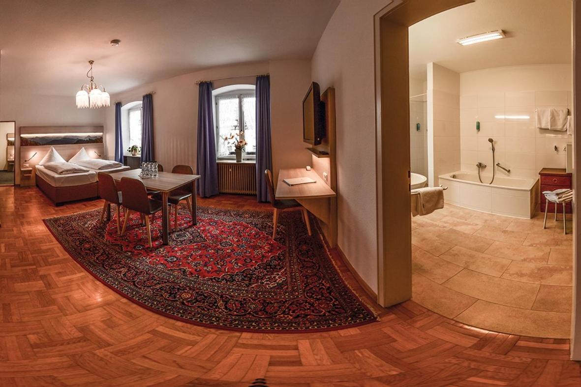 Hotel Hirschen سانكت بيتر المظهر الخارجي الصورة